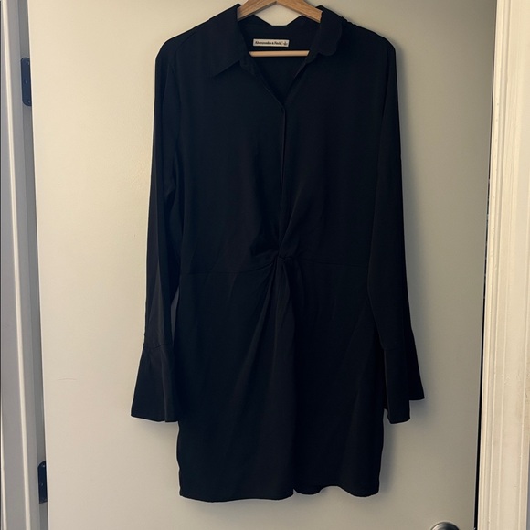 Abercrombie Long-Sleeve Front Knot Dress - Picture 2 of 6